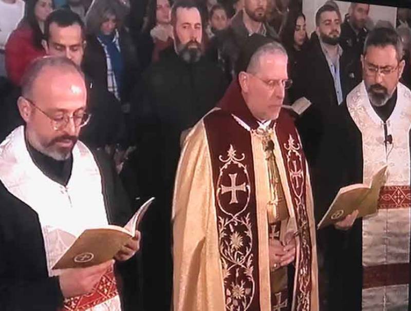  راعي أبرشية جبيل المارونية المطران ميشال عون