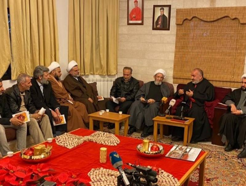 يزبك زار رحال ورحمة مهنئا بالميلاد