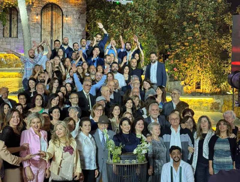 تلامذة دفعة 2003 في مدرسة عينطورة يكرّمون أساتذتهم: وفاء يليق بأهل العطاء