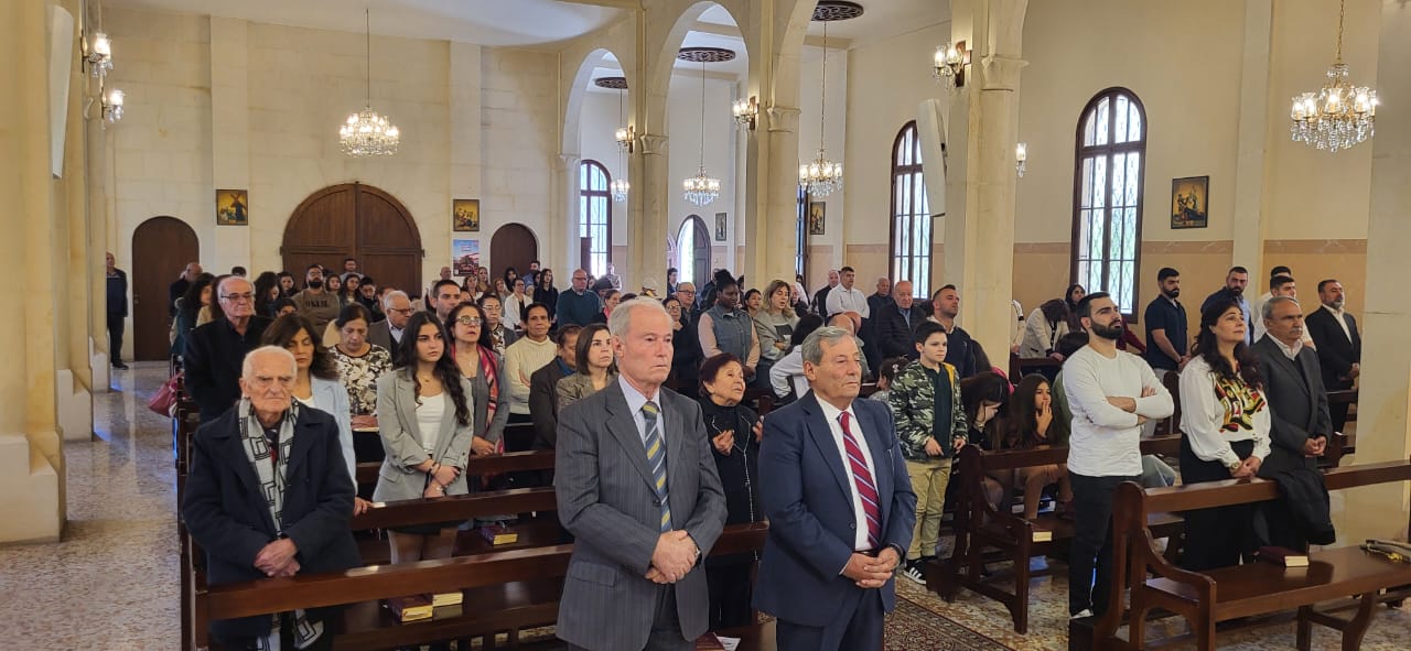 في أحد الشعانين... المطران مارون العمار: لنصغِ إلى أطفالنا، فهم يحملون رسالة السلام الحقيقي