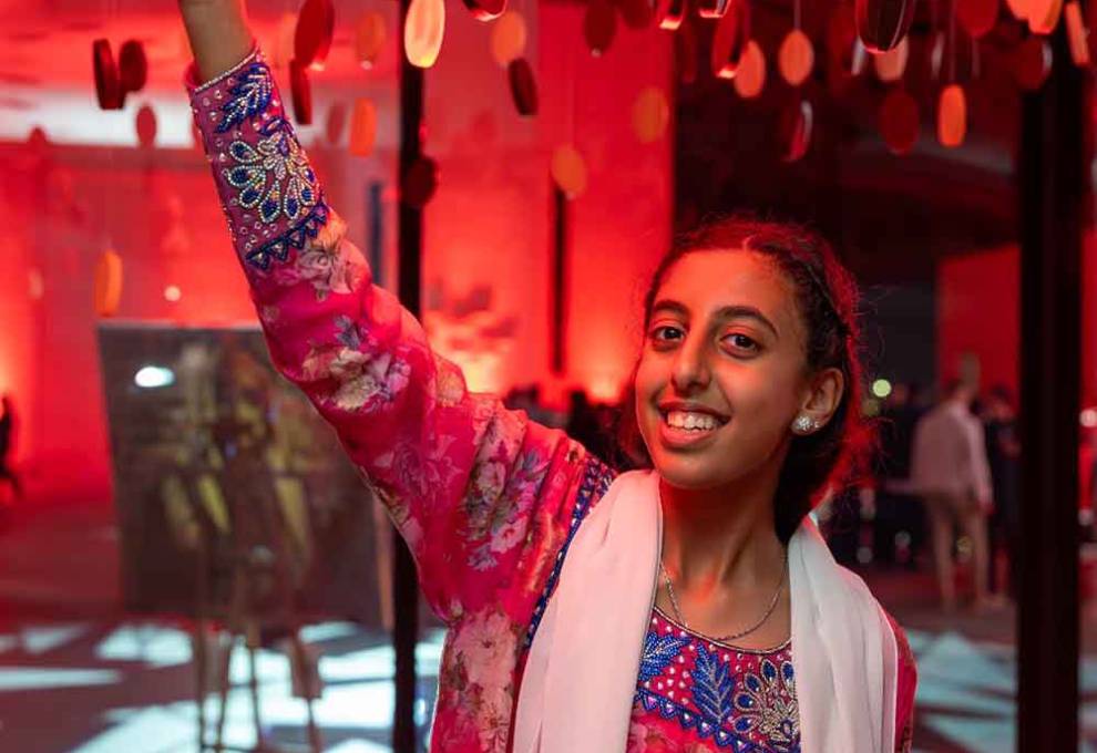 فاخرة بنت ذياب آل نهيان تفتتح المعرض الفني  "فالرونا "في متحف اللوفر أبو ظبي