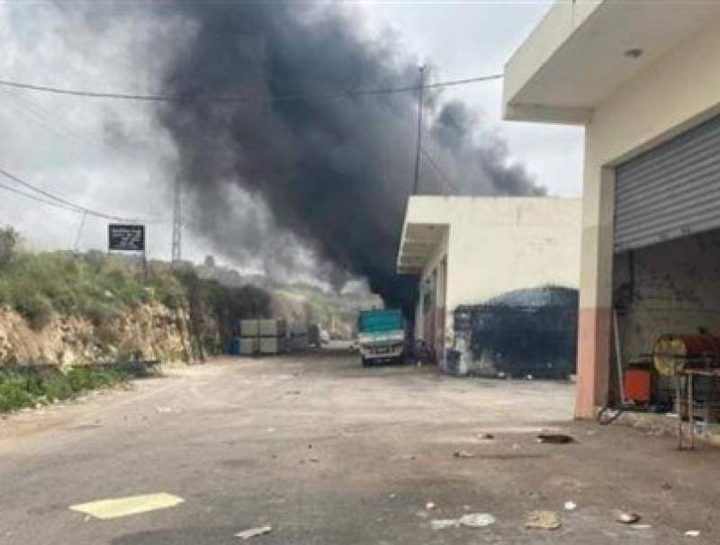 حريق في معمل زيوت في بلدة الزرارية