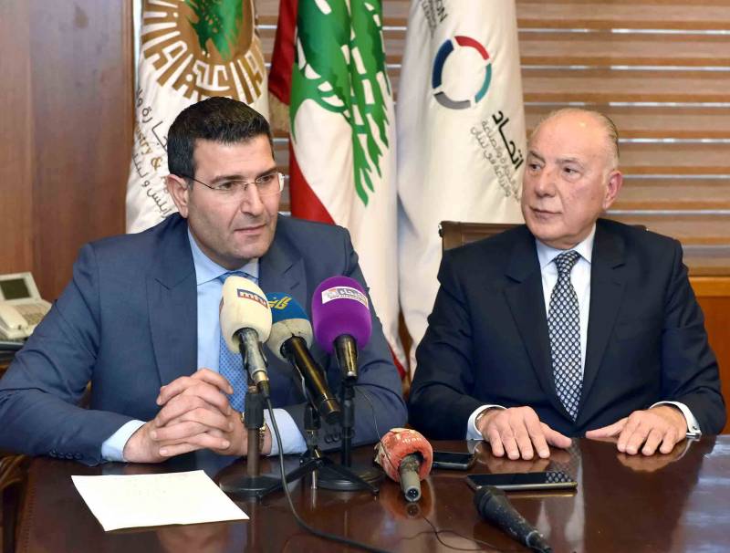 وضع رئيس غرفة التجارة والصناعة والزراعة في طرابلس والشمال توفيق دبوسي نتائج الفحوصات التي أجرتها مختبرات مراقبة الجودة في الغرفة على التربة في كل المناطق اللبنانية بتصرف وزير الزراعة الدكتور عباس الحاج حسن لتبدأ الوزارة بارشاد المزارعين الى ما يمكن زراعته في أراضيهم، وذلك خلال استقباله في الغرفة، بحضور رئيس مصلحة الزراعة في طرابلس المهندسة سونيا الأبيض، ورئيس مصلحة الزراعة في عكار طه مصطفى، والمستشار الأستاذ مقبل ملك ومديرة الغرفة الأستاذة ليندا سلطان ومدير مختبرات مراقبة الجودة الدكتور خالد العمري.  بداية،