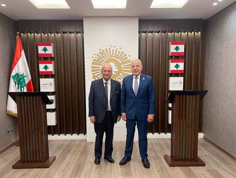 الرئيس دبوسي بحث مع نقيب المهندسين حرب  سبل ترميم الأبنية المتصدعة