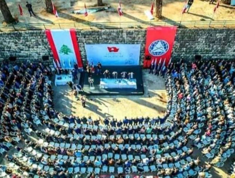 مستعيداً حقبات النضال منذ 44 عاماً جنبلاط في مؤتمر "التقدمي": واجهنا التحدي وكان همي معركة وجودية وبقاء المختارة