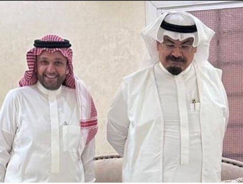 د