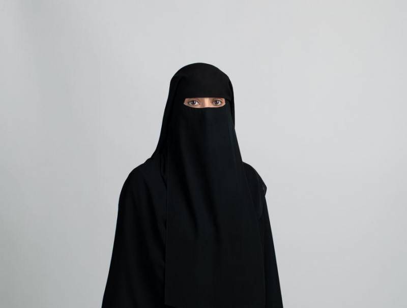 عبير الشاوي ... المرأة الإماراتية  تعيش عصراً ذهبياً، وتحتل مكانة مرموقة