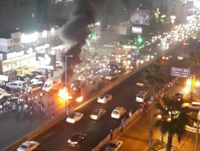 قطع السير على اوتوستراد جونية محلة ذوق مصبح المسلك الغربي