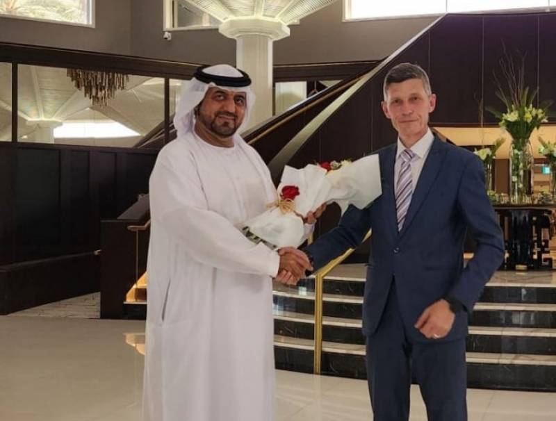 السفير فيصل شاهين يستقبل المستشار د. محمود شعبان رئيس مجلس سفراء البورد الأوروبي في مطار دبي
